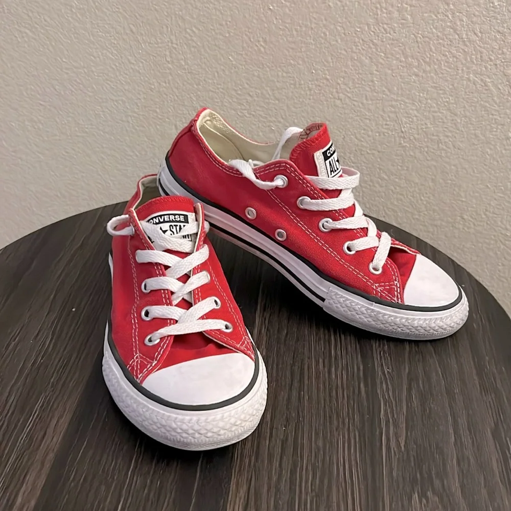 (2) Red Converse Chuck Taylor All Star Classics Unisex